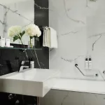 Continental Wellness & 4*