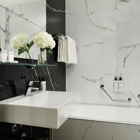 Continental Wellness & 4*
