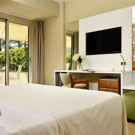 Continental Wellness & ホテル 4*