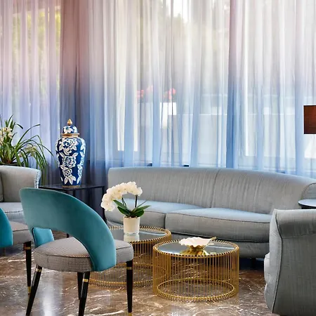Continental Wellness & ホテル 4*