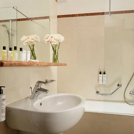 Continental Wellness & ホテル 4*