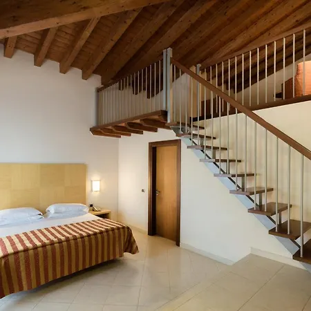 Continental Wellness & ホテル 4*
