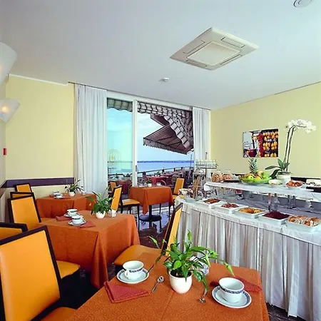 ホテル Continental Wellness &