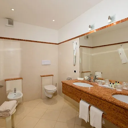 Continental Wellness & Hotel