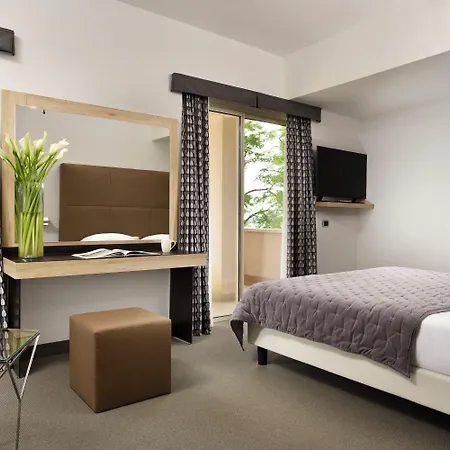 Continental Wellness & 4*