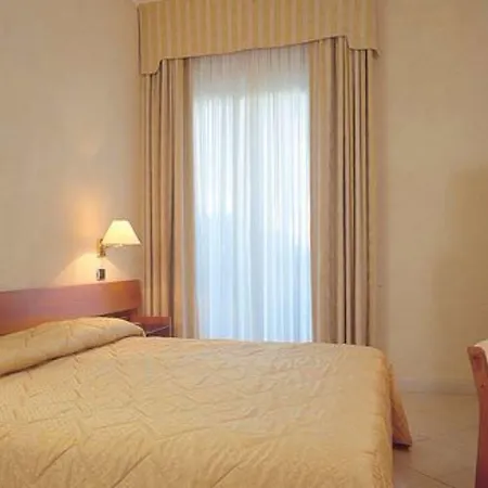 Ξενοδοχείο Continental Wellness & Σιρμιόνε