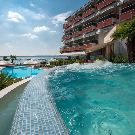 Continental Wellness & Spa 시르미오네